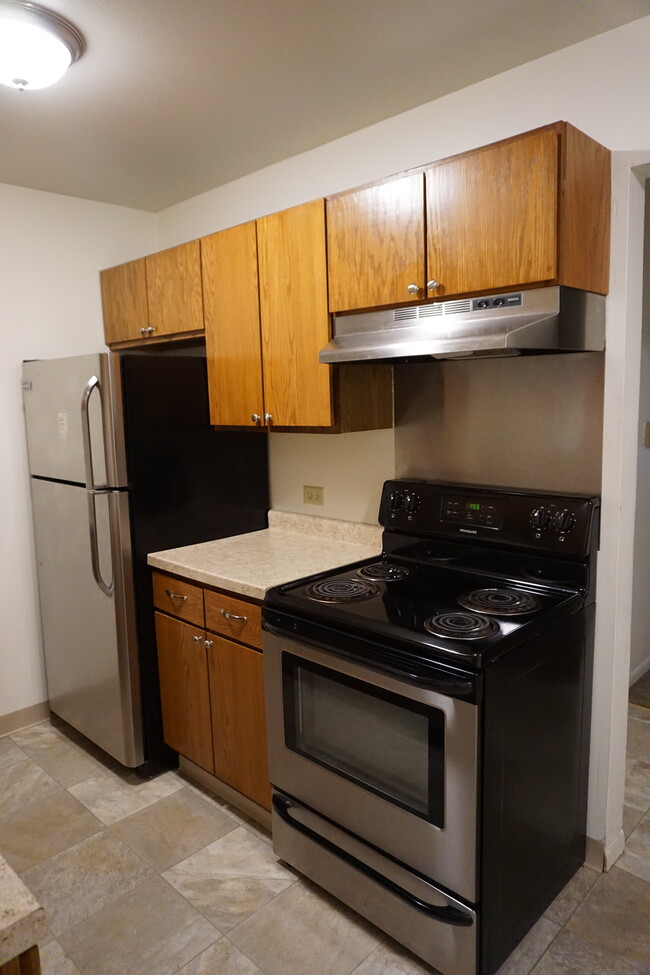 Meadow Ridge Apartments in Whitewater, WI - Building Photo - Building Photo