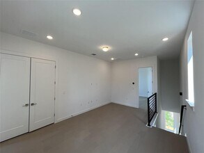 6819 Wolfcreek Pass in Austin, TX - Building Photo - Building Photo