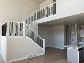 3742 Canyon Falls Dr in Lehi, UT - Foto de edificio - Building Photo