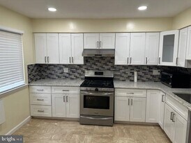 1001 Edison Glen Terrace in Edison, NJ - Building Photo