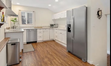 7766 SW Bayberry Dr in Aloha, OR - Building Photo - Building Photo