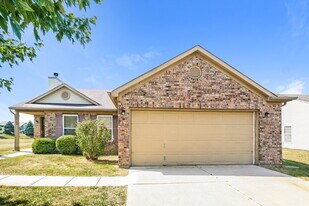 5768 N Peppereel Way in McCordsville, IN - Building Photo