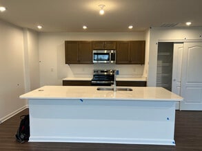 2091 Wild Berry Wy in Batavia, OH - Building Photo - Building Photo