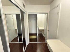 5160 SW 40th Ave in Fort Lauderdale, FL - Building Photo - Building Photo