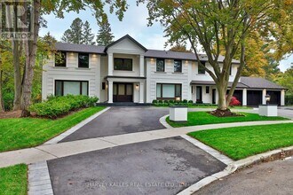 34 Fifeshire Rd in Toronto, ON - Building Photo - Building Photo