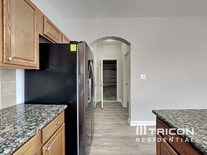 6405 Lanzerac Manor Dr in Charlotte, NC - Building Photo - Building Photo