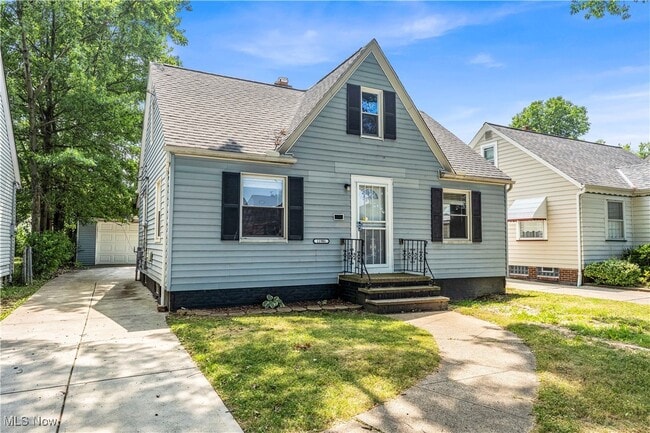 11901 Kensington Ave in Cleveland, OH - Building Photo - Building Photo