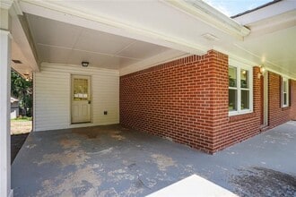 2416 Lakewood Dr NW in Kennesaw, GA - Building Photo - Building Photo