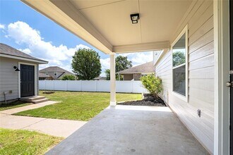 1400 Portchester Castle Path in Pflugerville, TX - Foto de edificio - Building Photo