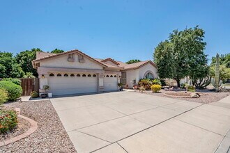 3323 E Irwin Ave in Mesa, AZ - Building Photo - Building Photo