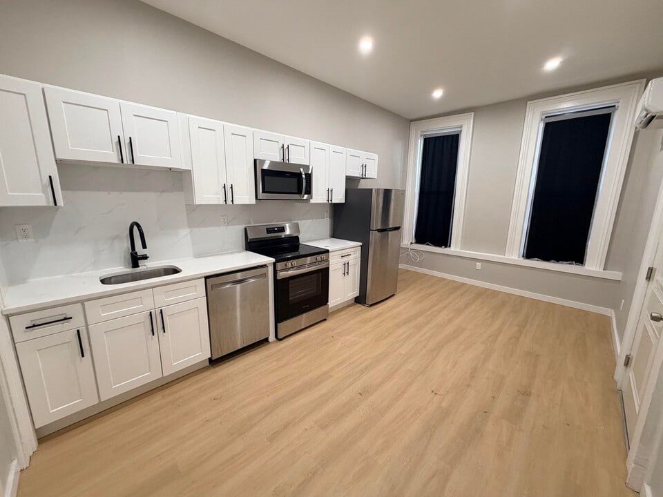 541 Clinton Ave in Albany, NY - Building Photo