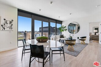 10700 Tabor St in Los Angeles, CA - Building Photo - Building Photo