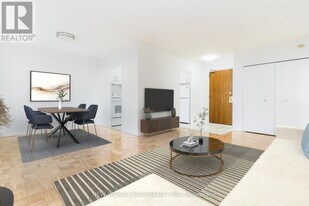 485 Eglinton Ave E in Toronto, ON - Building Photo