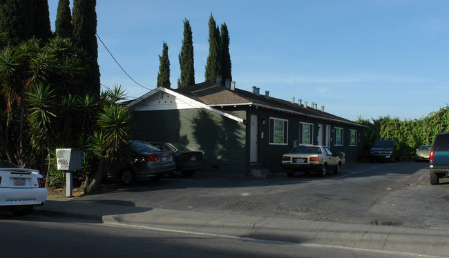 39-69 Jose Figueres Ave in San Jose, CA - Foto de edificio - Building Photo