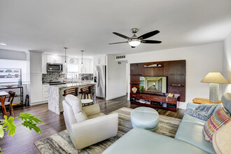 100 Saxony C in Delray Beach, FL - Building Photo - Building Photo