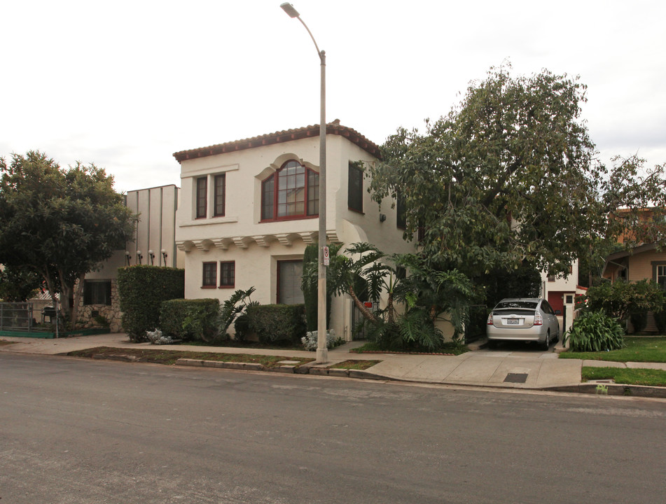 1325-1327 N Mansfield Ave in Los Angeles, CA - Building Photo