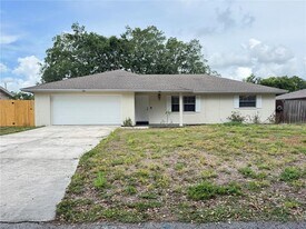 1602 Leslie Dr in Lakeland, FL - Building Photo
