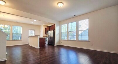 90 W Grove Point Dr in Clayton, NC - Foto de edificio - Building Photo