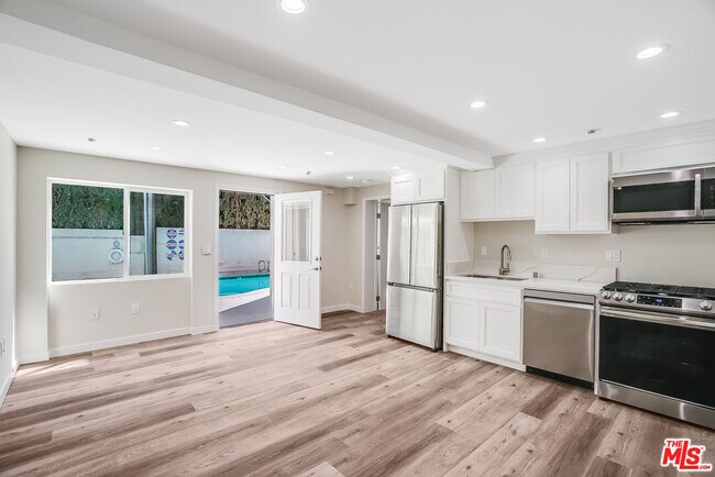 property at 1470 Rexford Dr