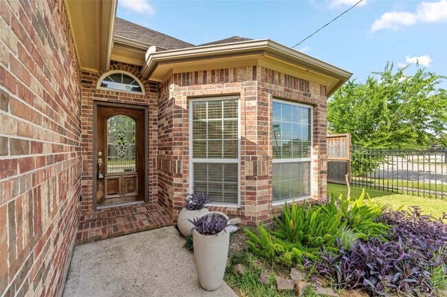 property at 1613 Saulnier St