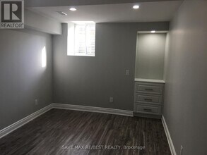 28 Isle Royal Terrace in Brampton, ON - Building Photo - Building Photo