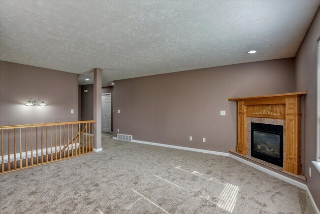 16807-16805 N Mayfair Dr in Colbert, WA - Building Photo - Building Photo