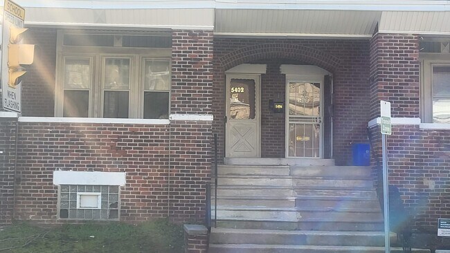 5402 Lansdowne Ave, Unit 2 photo'
