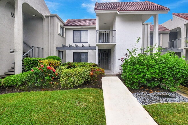 5547 Fairway Park Dr in Boynton Beach, FL - Building Photo - Building Photo