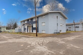 Heritage Apartments in Indianapolis, IN - Building Photo - Building Photo