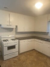 9152 E Marshall St in Tulsa, OK - Building Photo - Building Photo
