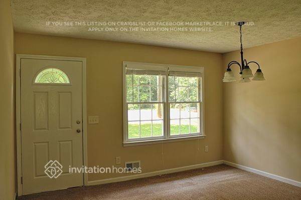 404 Seneca Ct in Woodstock, GA - Foto de edificio - Building Photo