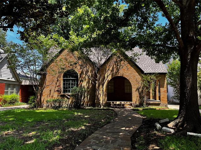 1146 N Winnetka Ave in Dallas, TX - Foto de edificio