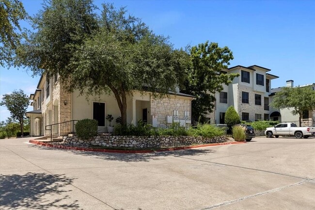 7701 Rialto Blvd in Austin, TX - Building Photo - Building Photo