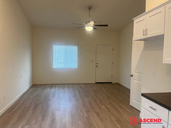 8405 Frankie Lou St in Bakersfield, CA - Building Photo - Building Photo