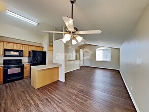 1139 N 750 W in Clinton, UT - Foto de edificio - Building Photo