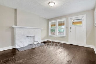 659 S Burgess Ave in Columbus, OH - Building Photo - Building Photo