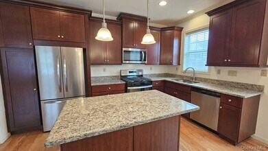 208 Canter Ct in Goshen, NY - Building Photo - Building Photo