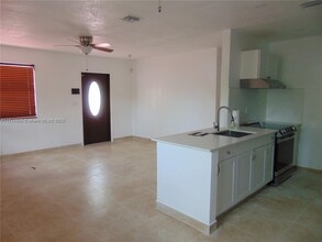 1230 N 70th Ter in Hollywood, FL - Building Photo - Building Photo