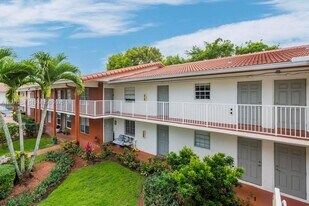 3100 Coral Springs Dr in Coral Springs, FL - Building Photo