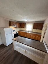 211 W Springfield St in St James, MO - Building Photo - Building Photo