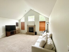 1268 Cameo Ct NE in Poulsbo, WA - Building Photo - Building Photo