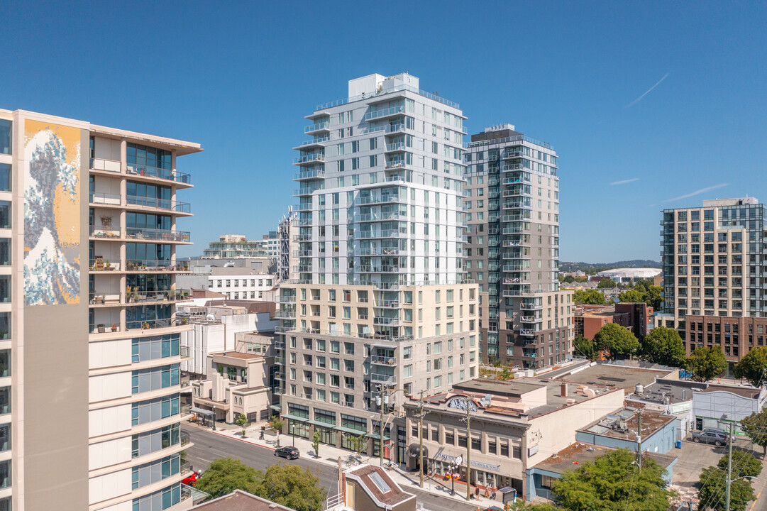 The Yates on Yates in Victoria, BC - Building Photo