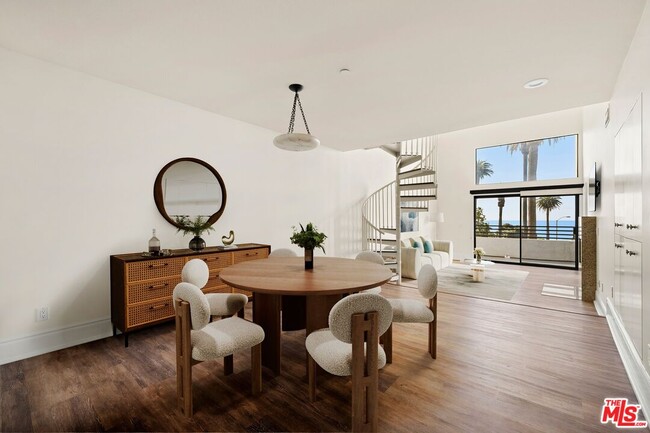 311 Ocean Ave in Santa Monica, CA - Building Photo - Building Photo