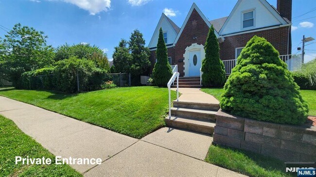 63 Hamilton Ave in Clifton, NJ - Building Photo - Building Photo