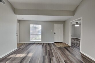 2203 Wheathall Camp Ln in Katy, TX - Foto de edificio - Building Photo