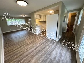 5826 Hinckley Ct in Dayton, OH - Building Photo - Building Photo
