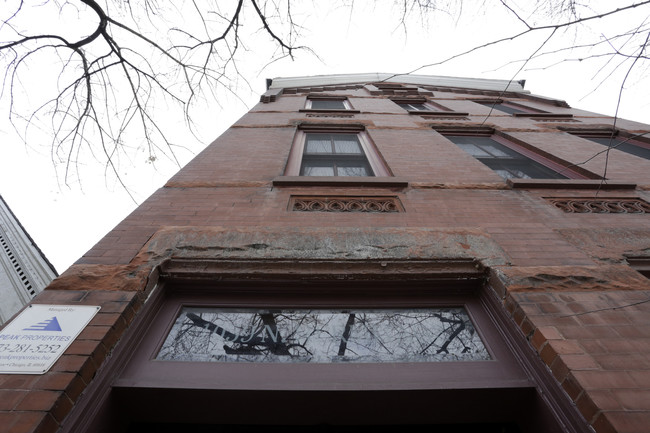 1059 N Hermitage Ave in Chicago, IL - Foto de edificio - Building Photo