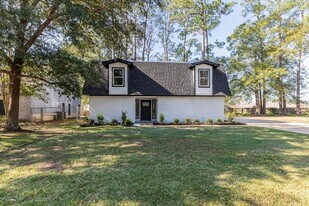 185 El Pinto in Lumberton, TX - Building Photo