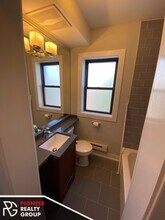 550 W Arlington Pl, Unit 708 in Chicago, IL - Building Photo - Building Photo
