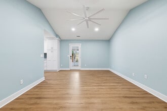 303 Hixon Pl in Wilmington, NC - Building Photo - Building Photo